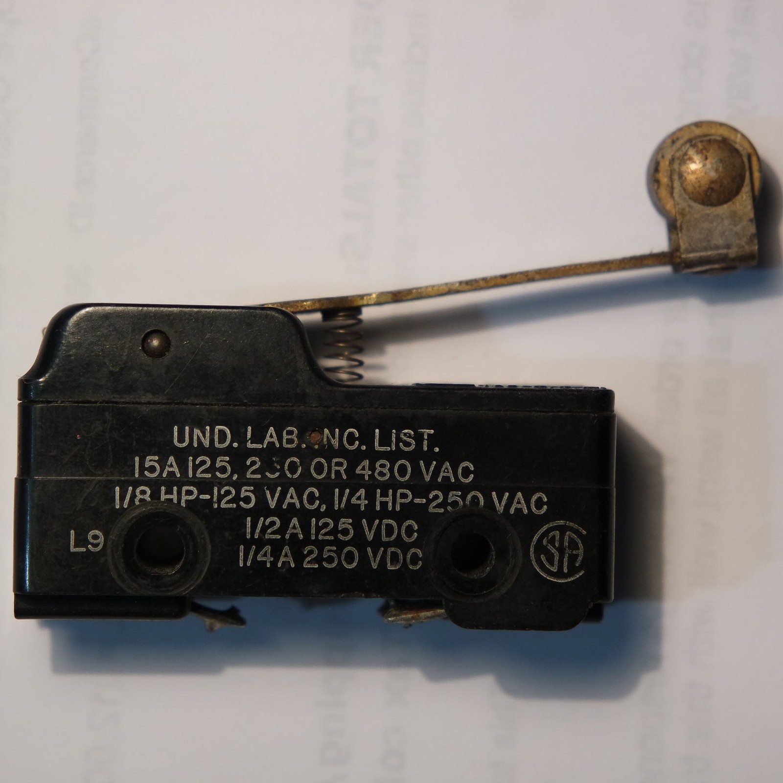 Pair MICRO Switch BZ-2RW28 Roller Arm Switches