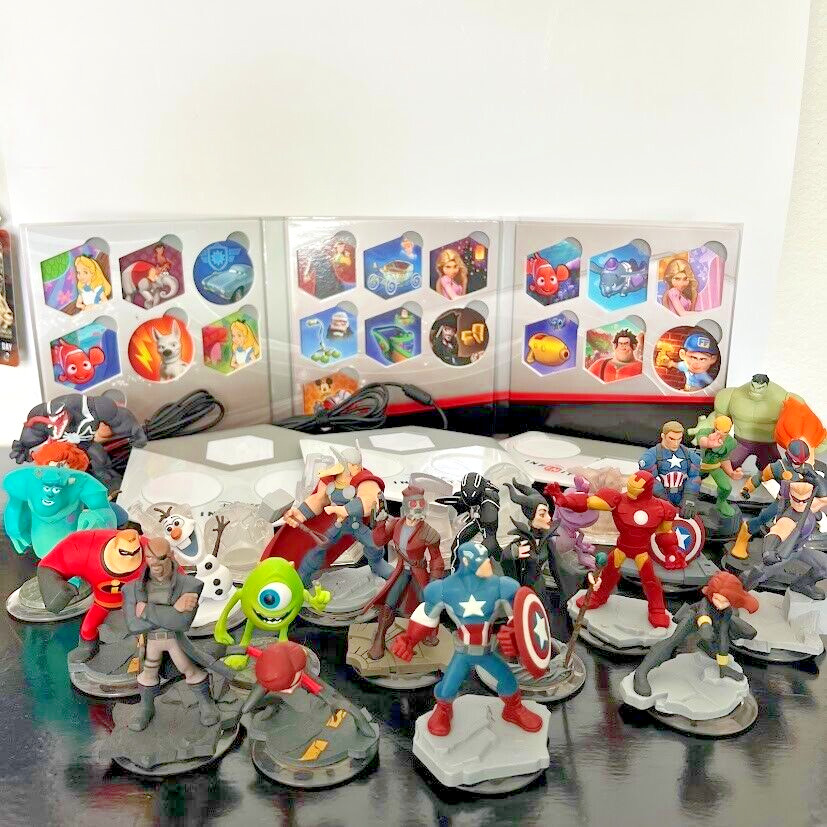 Big Disney Infinity 22 Assorted Figures, 7 Power Discs, 5 Crystals & 3  Portals