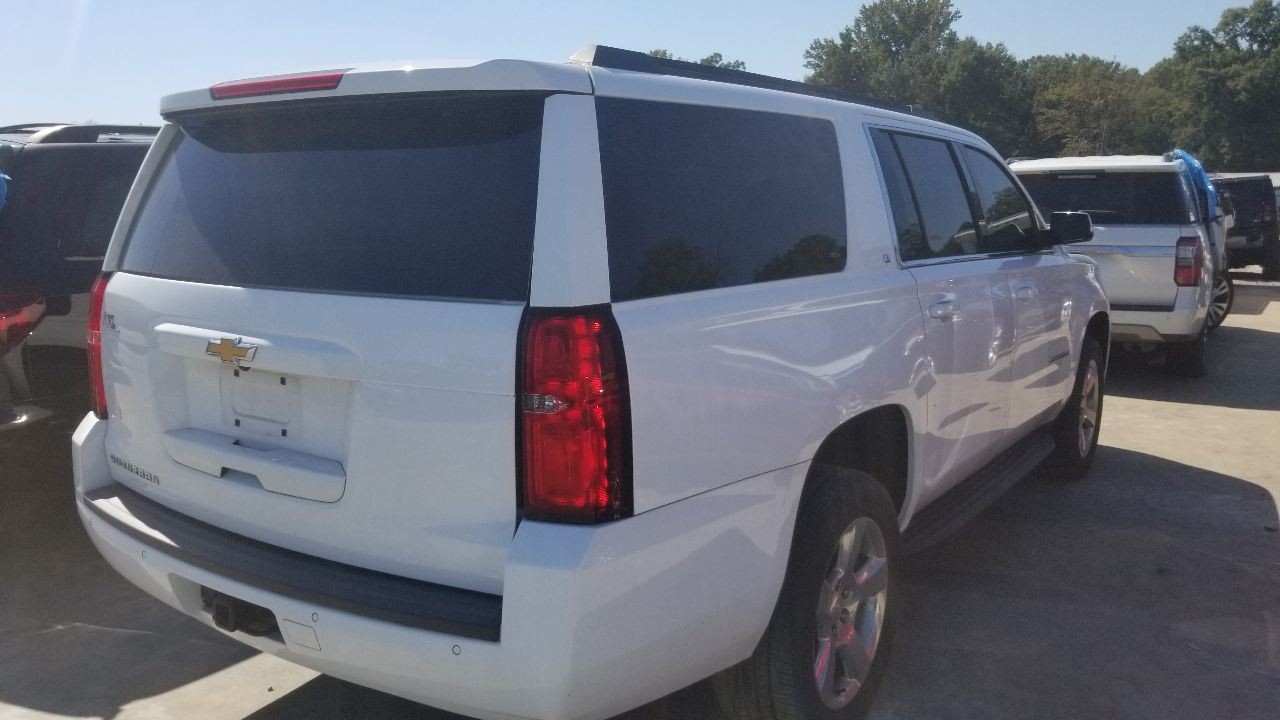 19 CHEVY SUBURBAN 1500 5.3L AIR SHUTTER ASSEMBLY