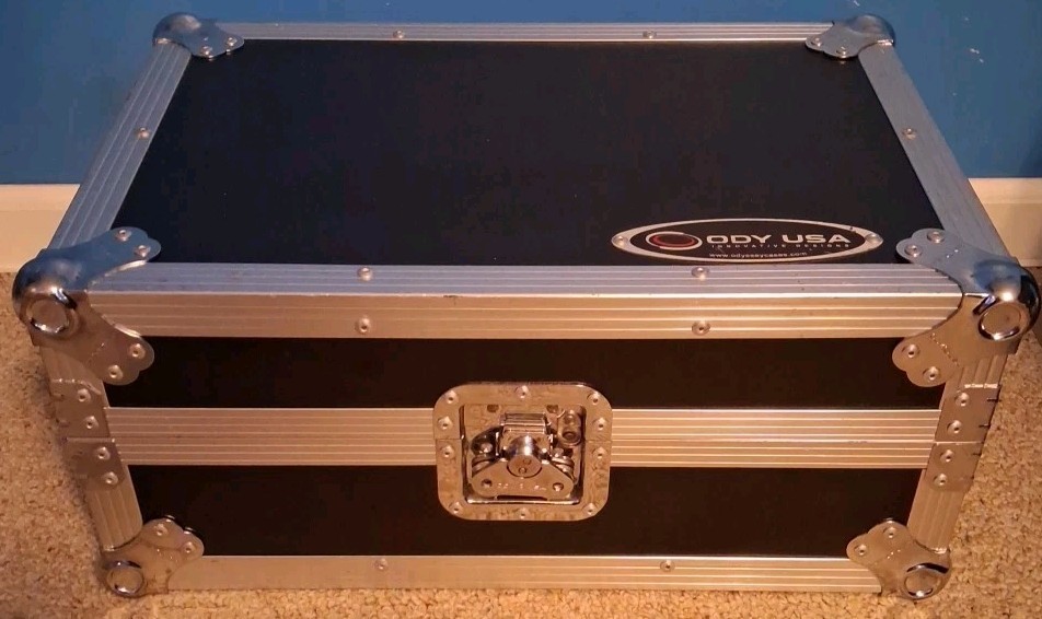 Odyssey ODY USA Innovative Designs DJ Travel/Flight Hard Case 20" x 14"x 9" Foam
