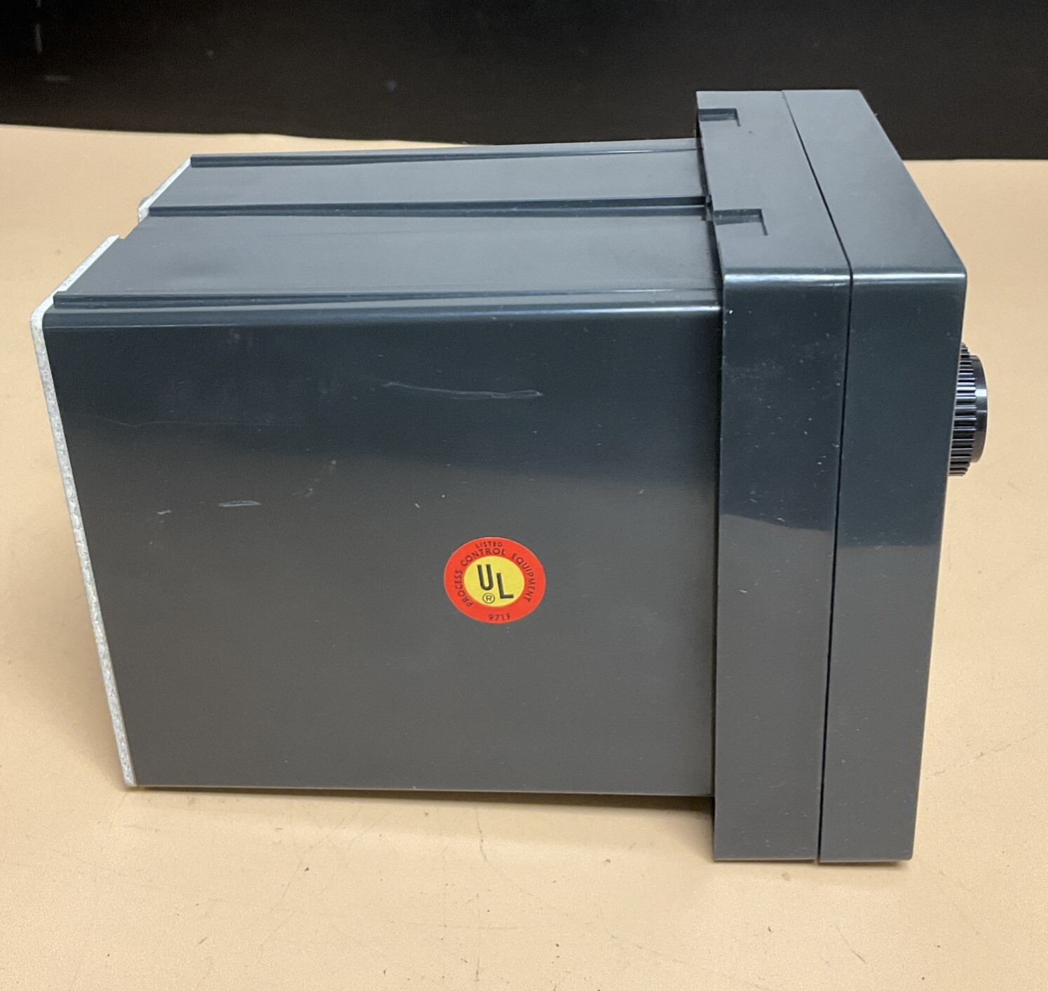 Omega Engineering Type T Temperature Controller E924-T08-A20
