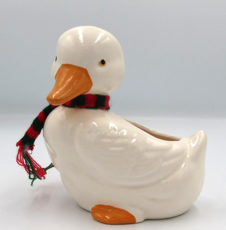 Unbranded Ceramic Duck Planter w/ Winter Striped Scarf Small & Lightweight