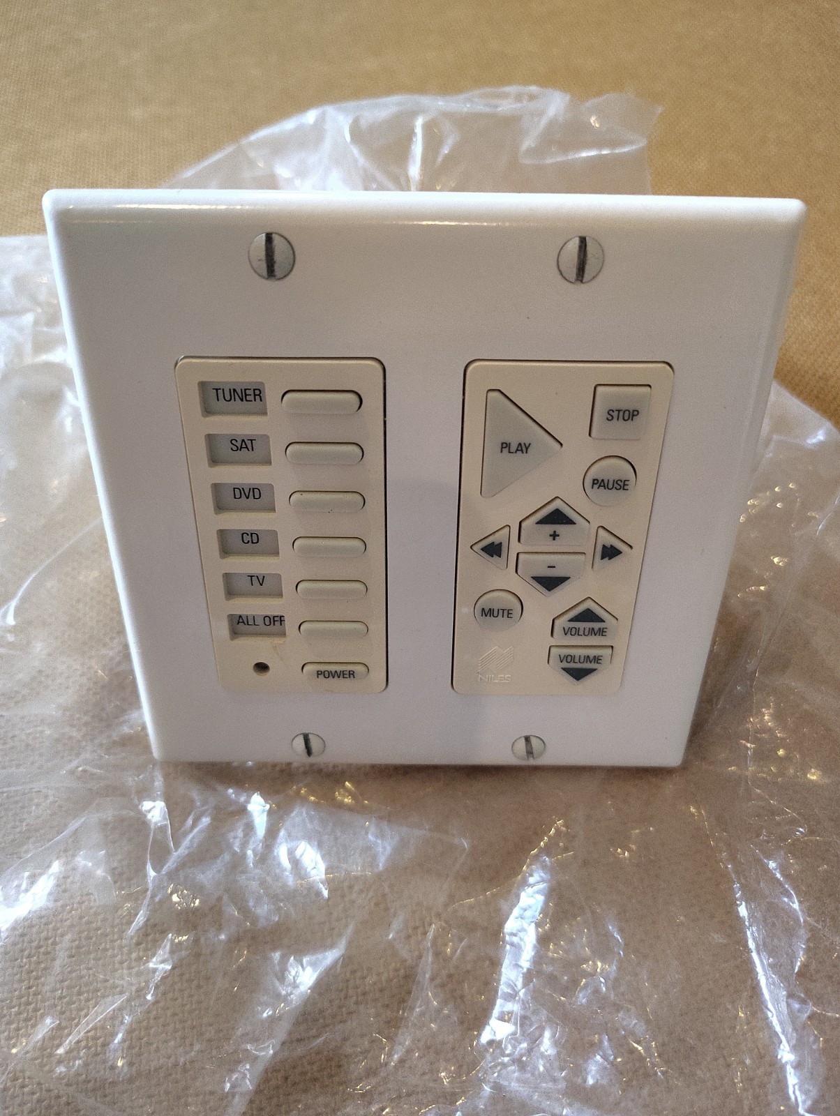 Niles Intellipad MP00124 6-Source IR Keypad System