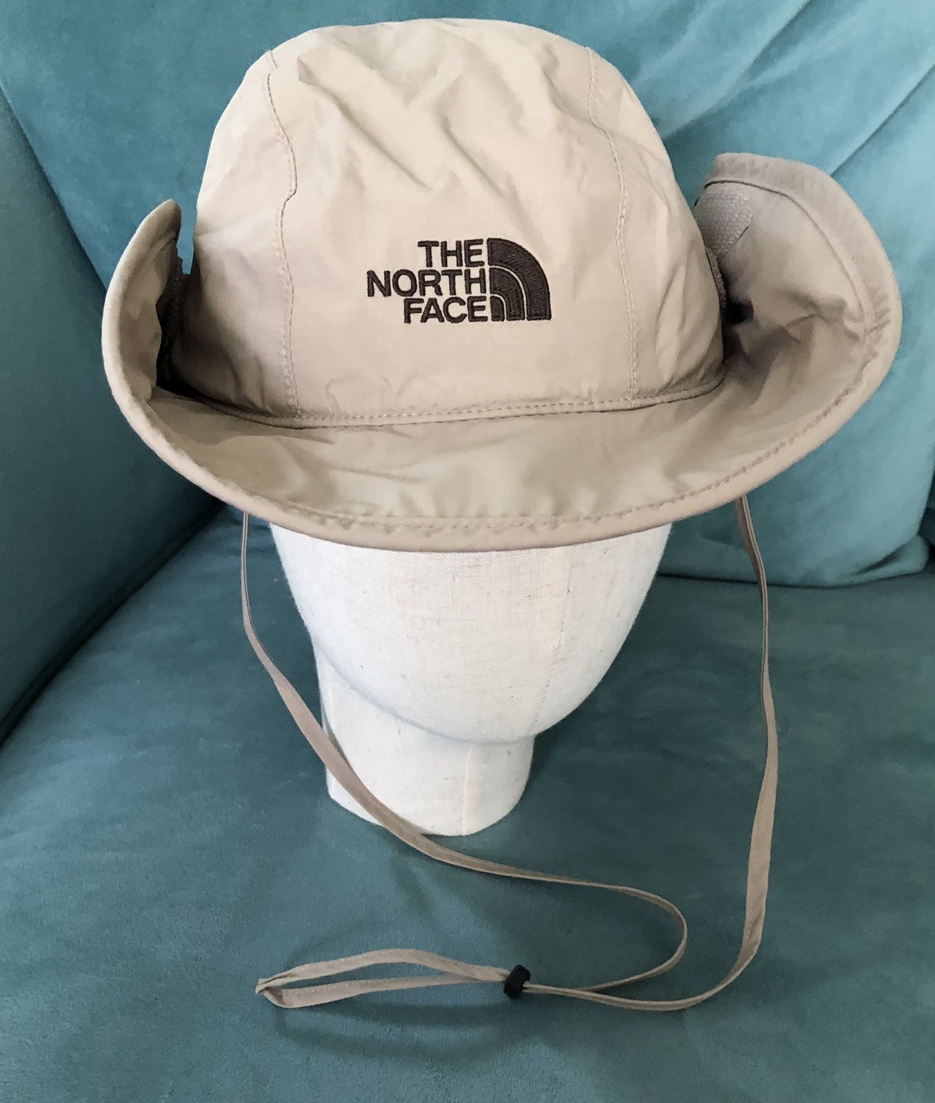NorthFace Hat With Fold Up Brim Insect Repellant