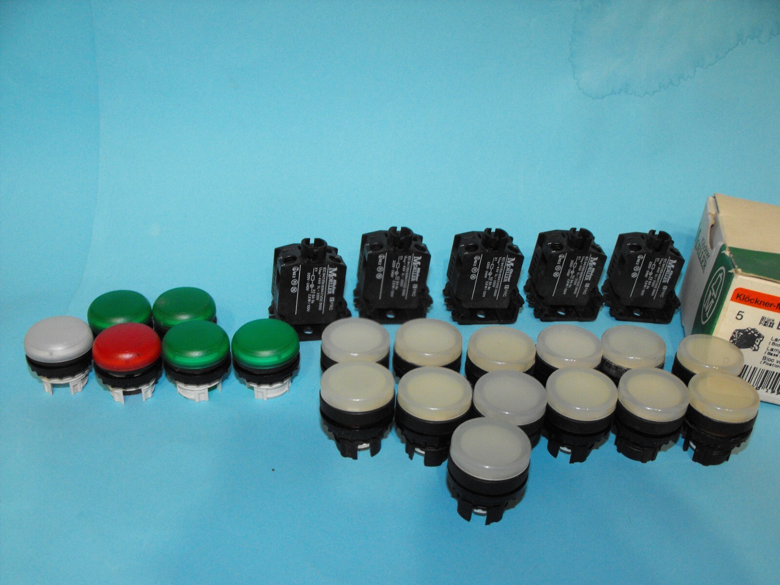 KLOCKNER MOELLER A22-RLF-WS+BFRC.White Indicating Light Operator.(LOT24PCS).USED