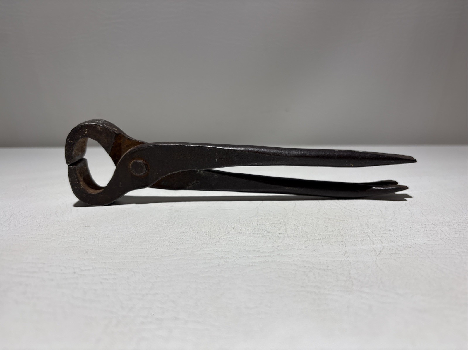 Vintage Vaughan & Bushnell Mfg Co. Nippers Farriers Metal Hand Tool 8”