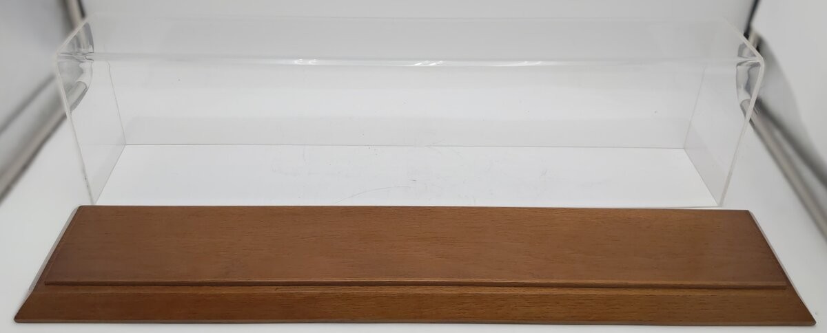 25 1/5" Display Case w/ Wooden Base LN/Box