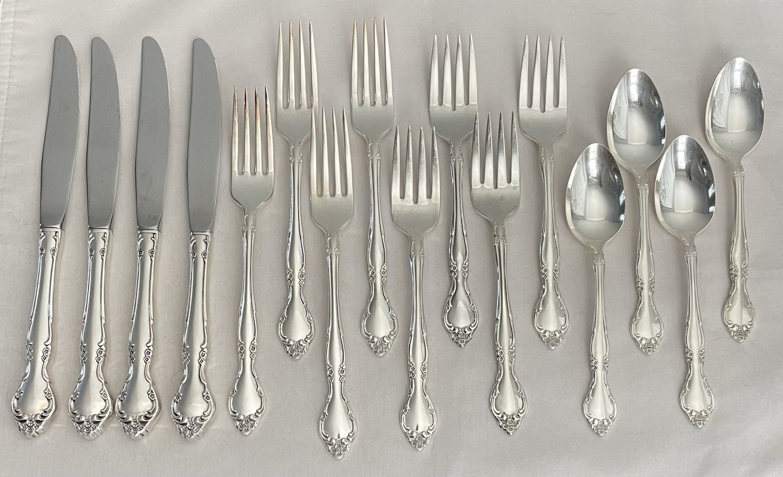 Oneida Community AFFECTION Silverplate 16 Piece Set (Service for FOUR) EXCELLENT