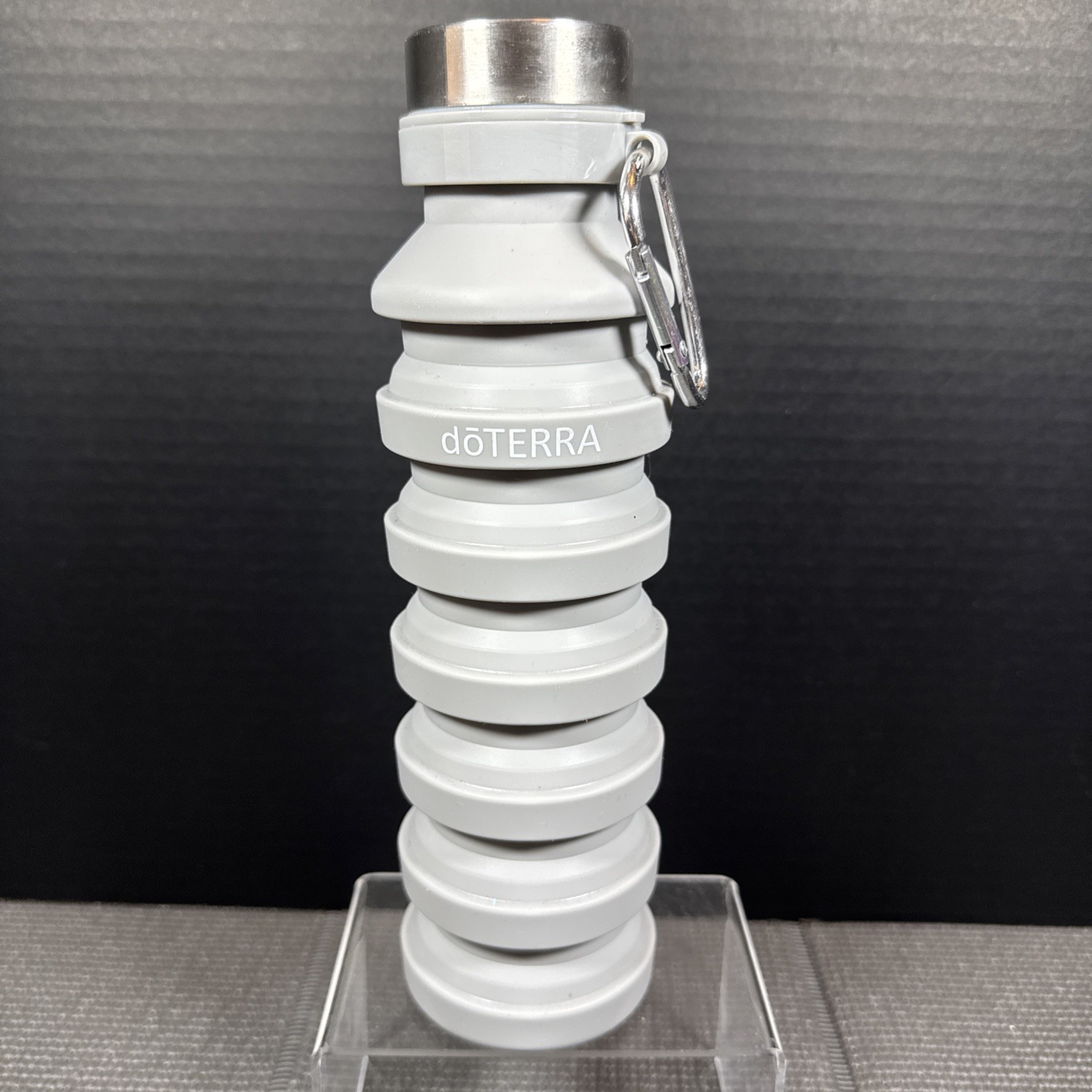 doTerra Gray Collapsible Water Bottle With Carabiner Clip 18 Oz / 550 ml
