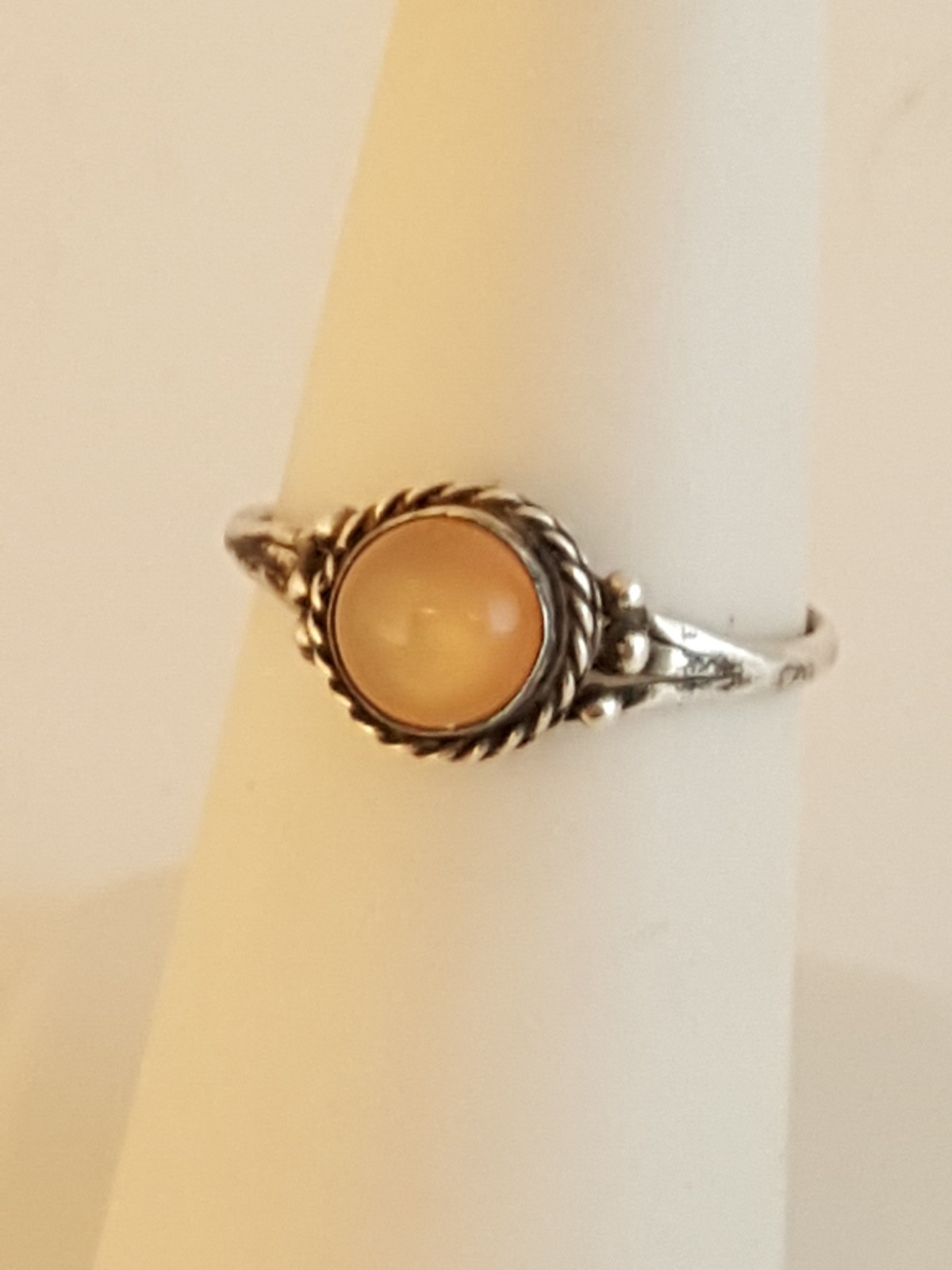 Artisan moonstone sterling silver ring sz 6.25
