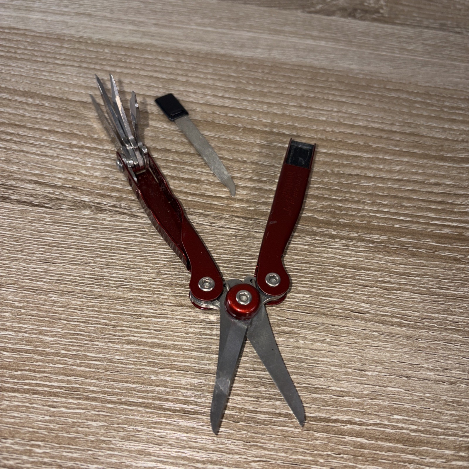 Schrade Tough Chip ST2 Compact Multi-Tool With Nylon Sheath USA