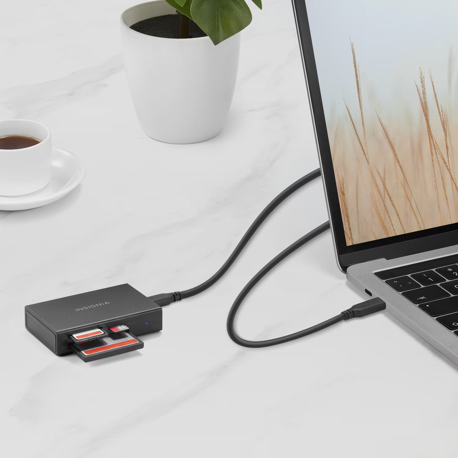 Insignia- USB-C to SD, microSD and CompactFlash Memory Card Reader - Black
