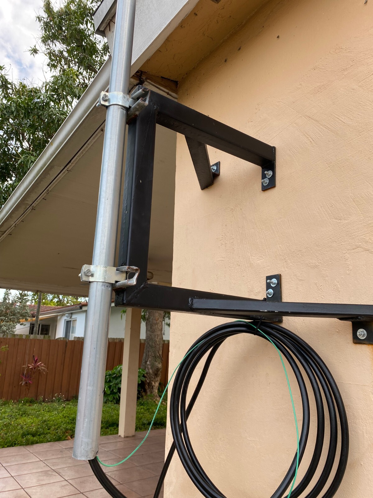 Helium Hotspot Antenna Bracket