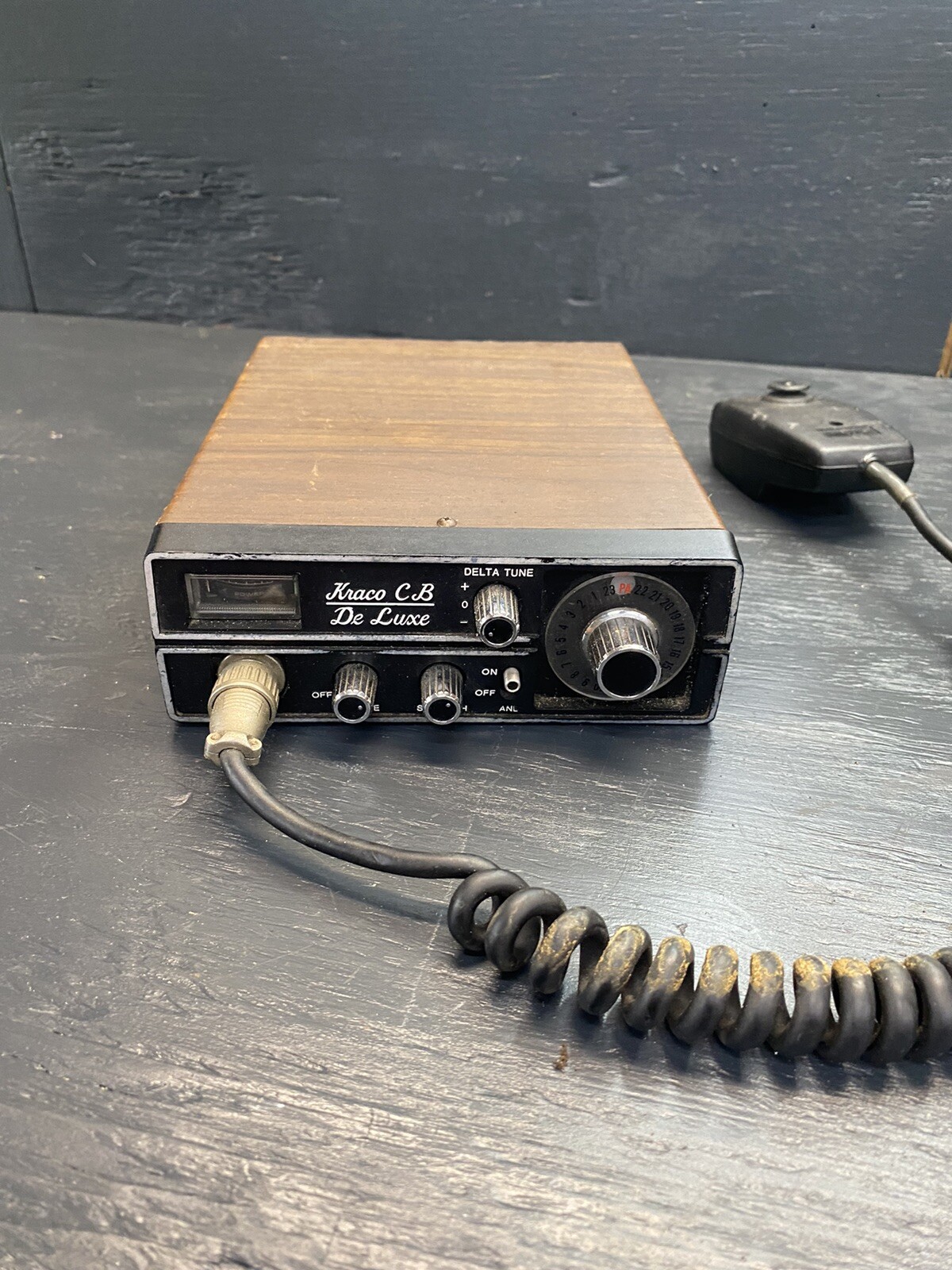 Kraco De Luxe KCB-2320 23 Channel Mobile 2-way CB radio