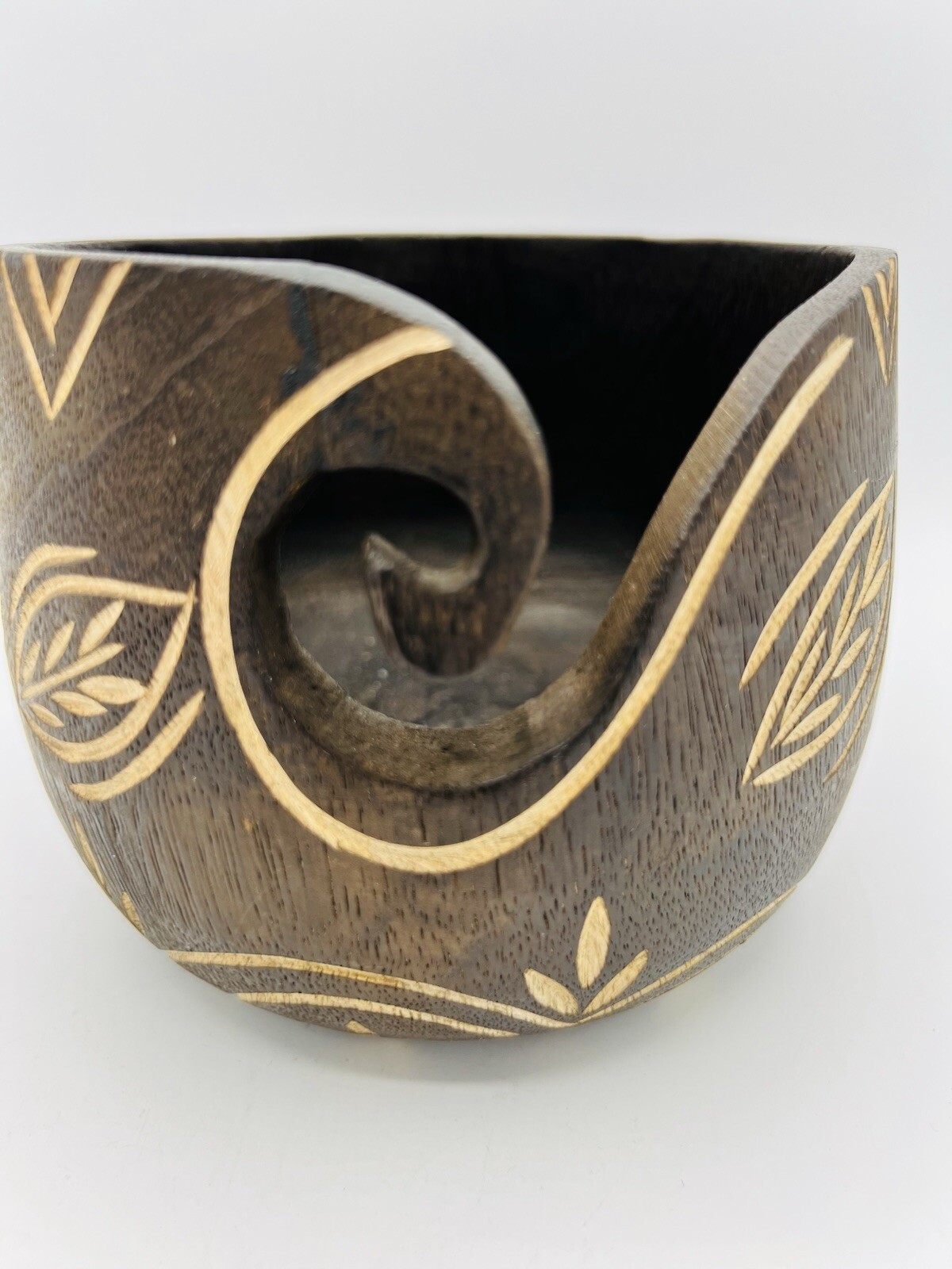 Yarn Bowl Wooden, Rosewood Yarn bowl for knitting Yarn Holder, yarn Storage Bowl