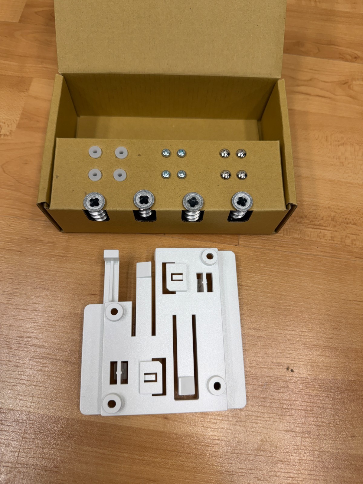 NEW Fortinet FAP-400-SMNT FortiAP Wall / 15mm T-Rail Mounting Bracket w/ Screws