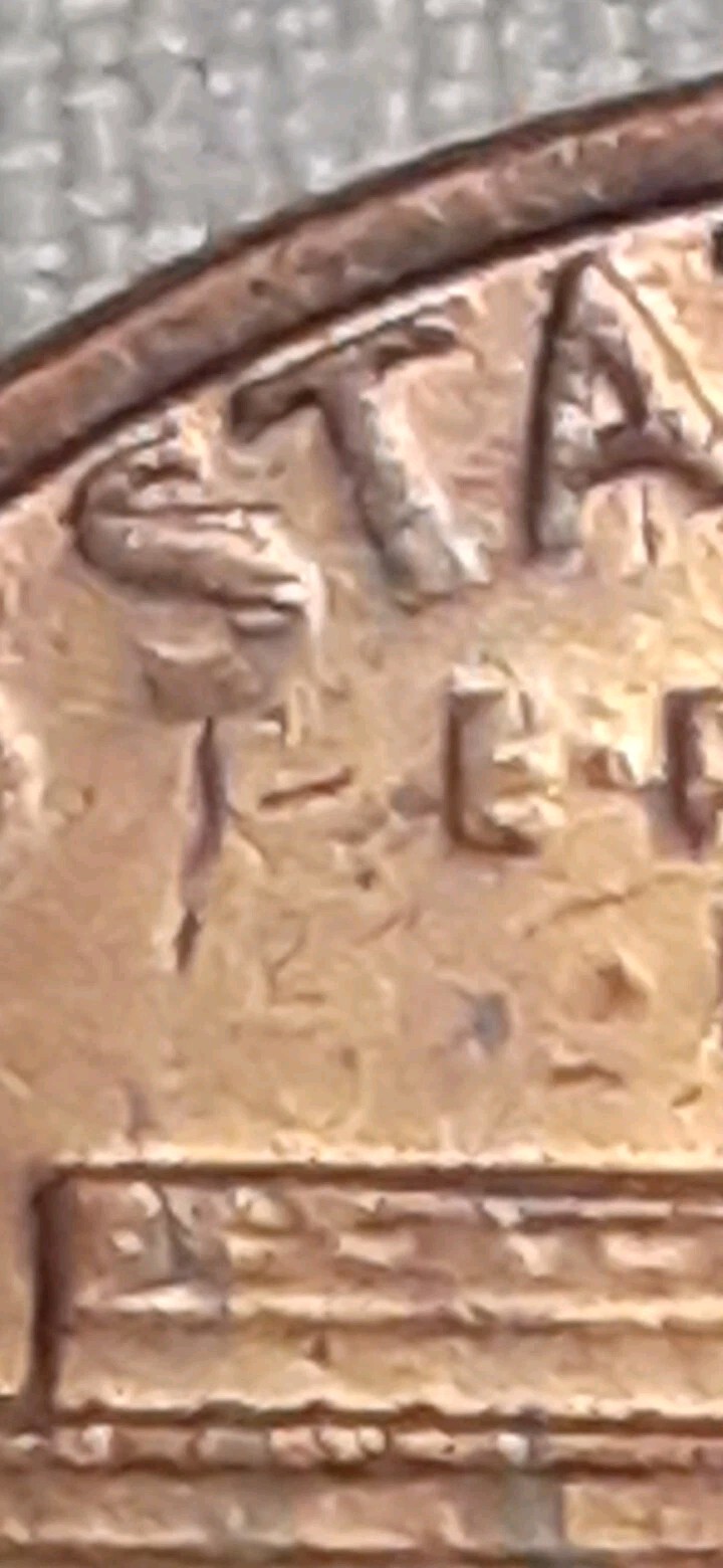 1982 Lincoln Cent Large Date DDO Off Centered Strike BU Red Error Coin