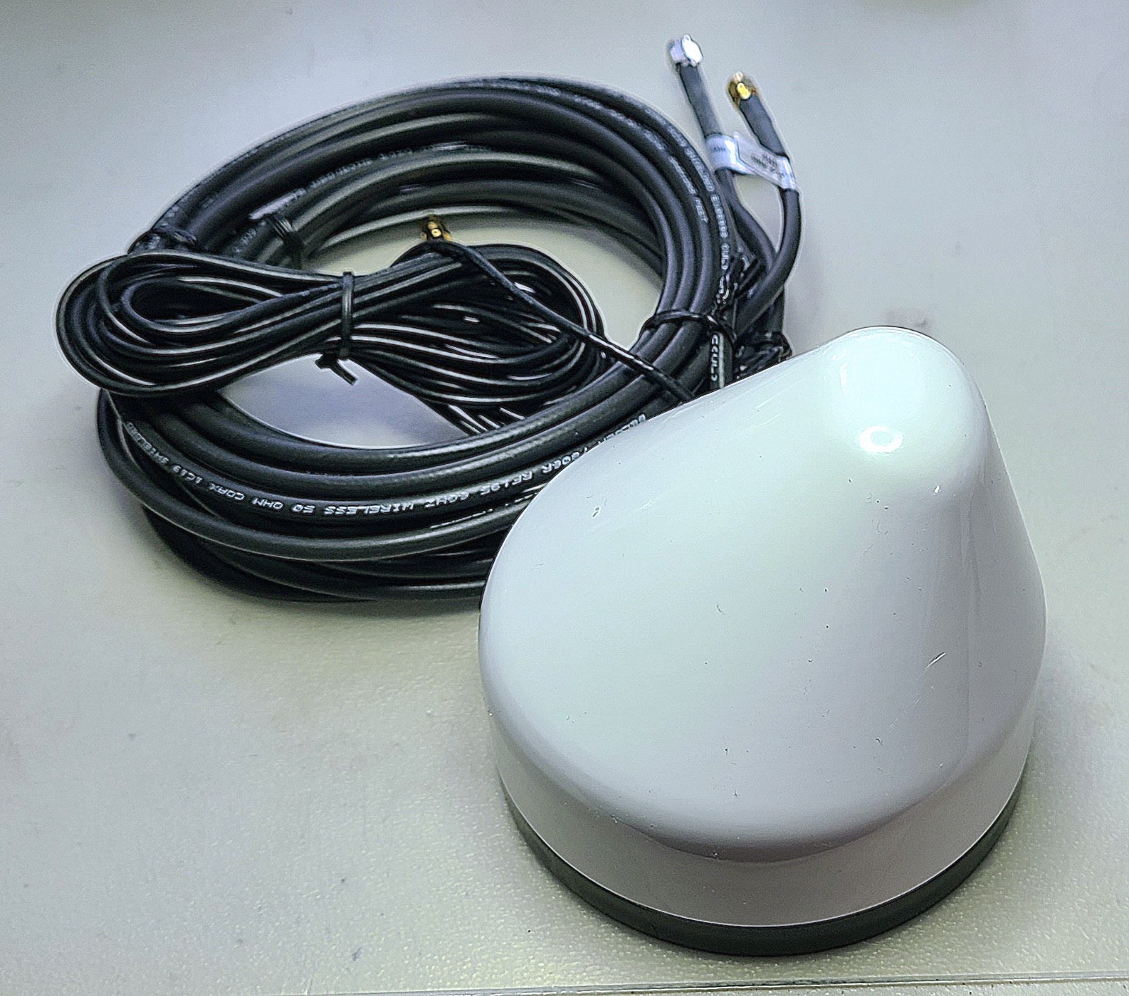 Mobile Mark  All-in-One, Cellular/GPS/WiFi Magnetic Mount Mobile Antenna, New