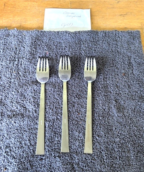 3-Oneida SUNNYBROOK Dinner Forks 8-1/8" VGUC