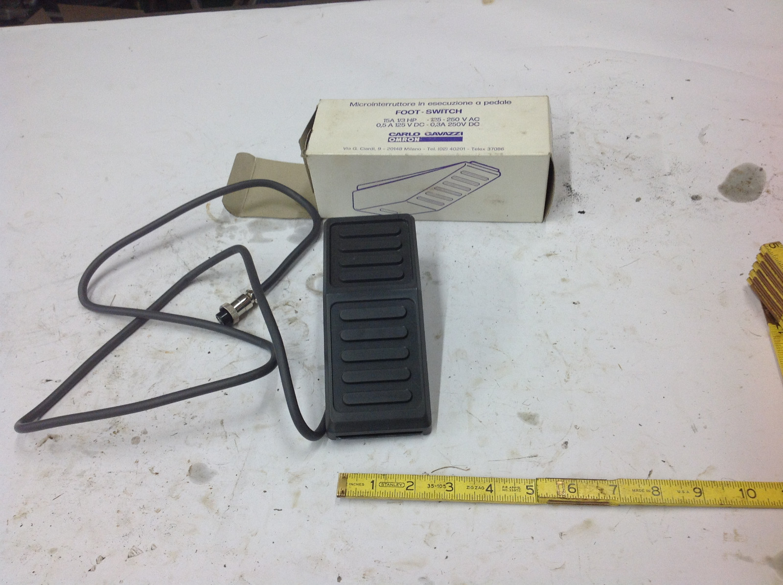 Omron GFS GRAY Foot Switch 15A, 1/3HP, 125-250VAC 54" Cord 2-Pin Plug NEW IN BOX