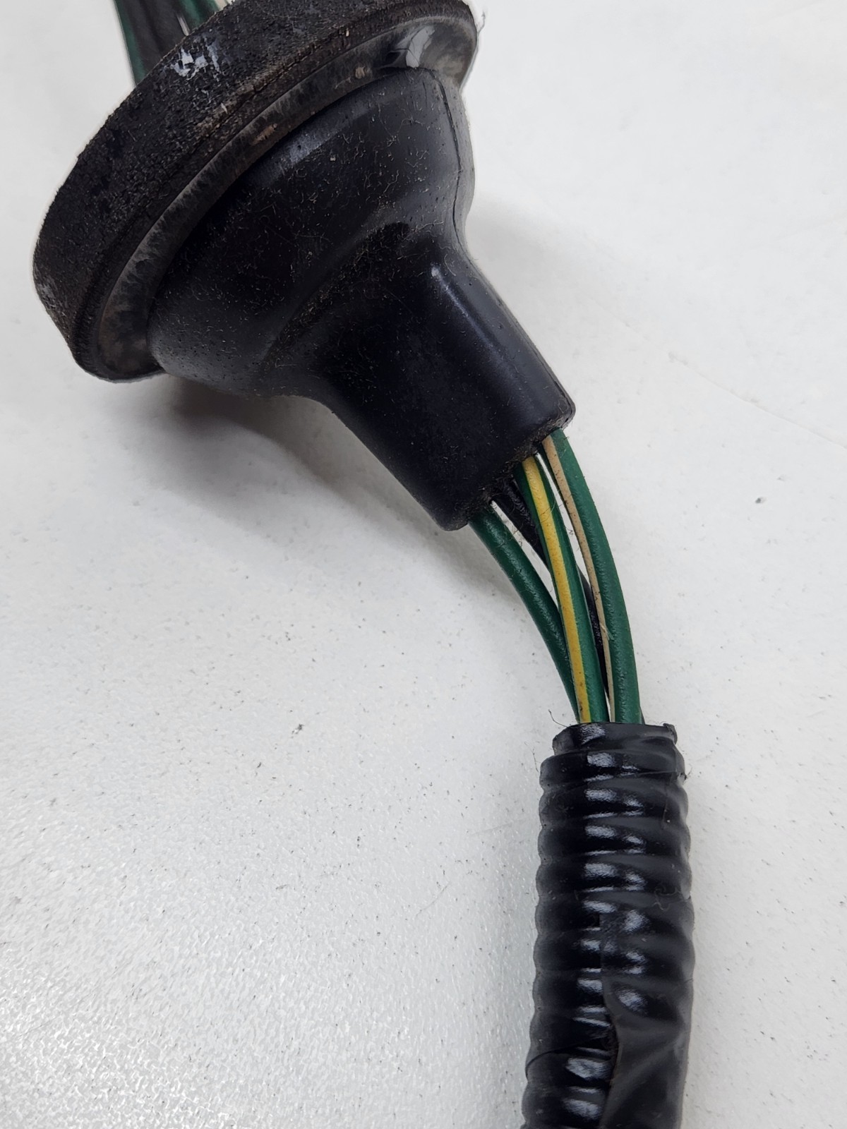 2008-2013 Nissan Rogue Tail Light Wire Harness Wiring Socket (Left OR Right)