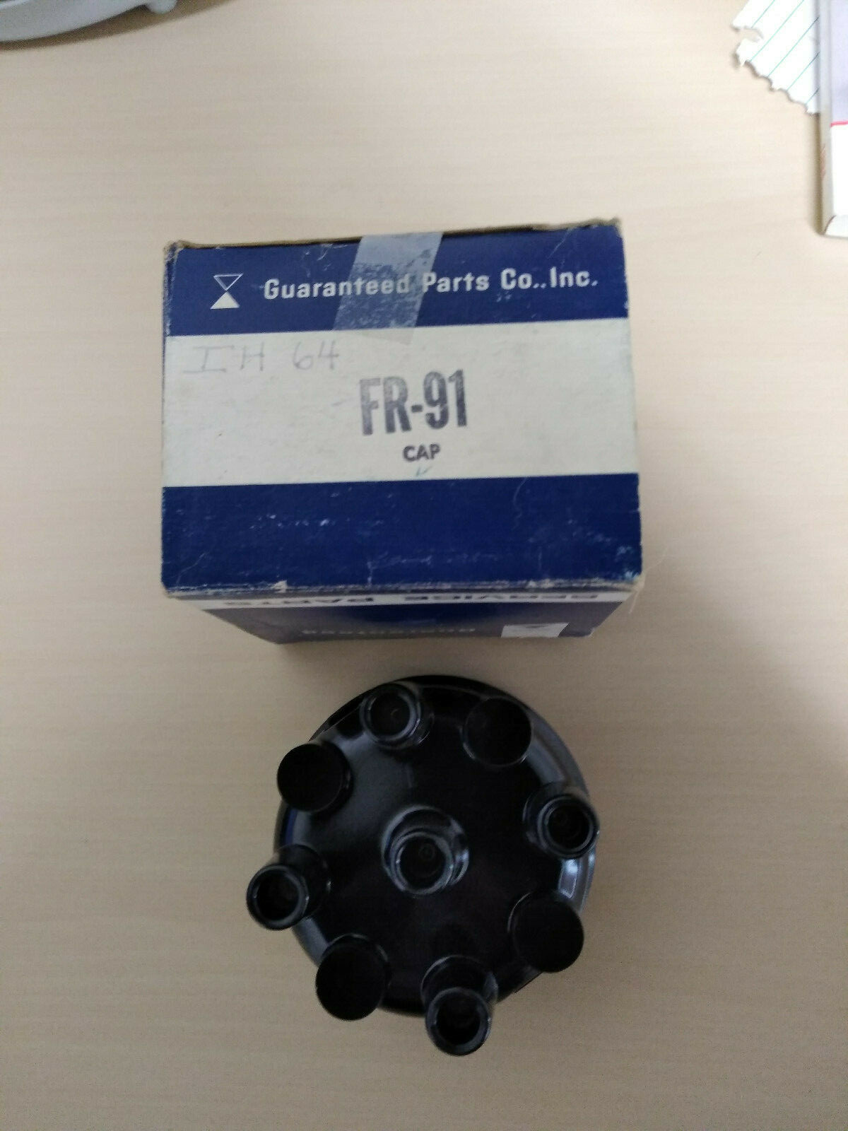 NOS (New Old Stock)  Guaranteed Parts Co. # FR 91 Distributor Cap (00)