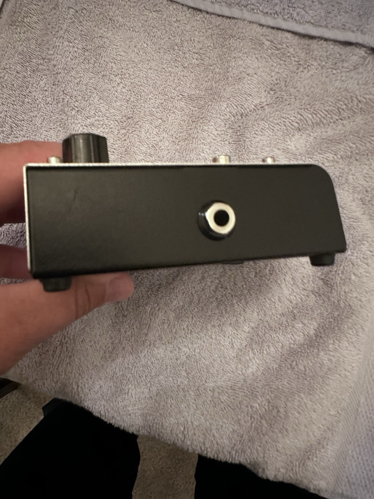 Akai “Professional” Compressor: Electric Guitar Pedal