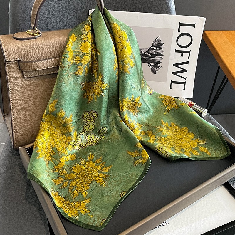 100% Silk 27" Square Scarf Women Neckerchief Wrap Vintage Green Yellow Leaves