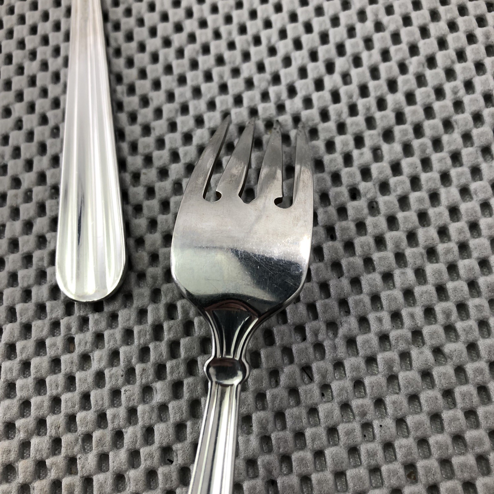 Oneida USA UNITY Stainless Flatware Pieces ~ 4 Salad Forks