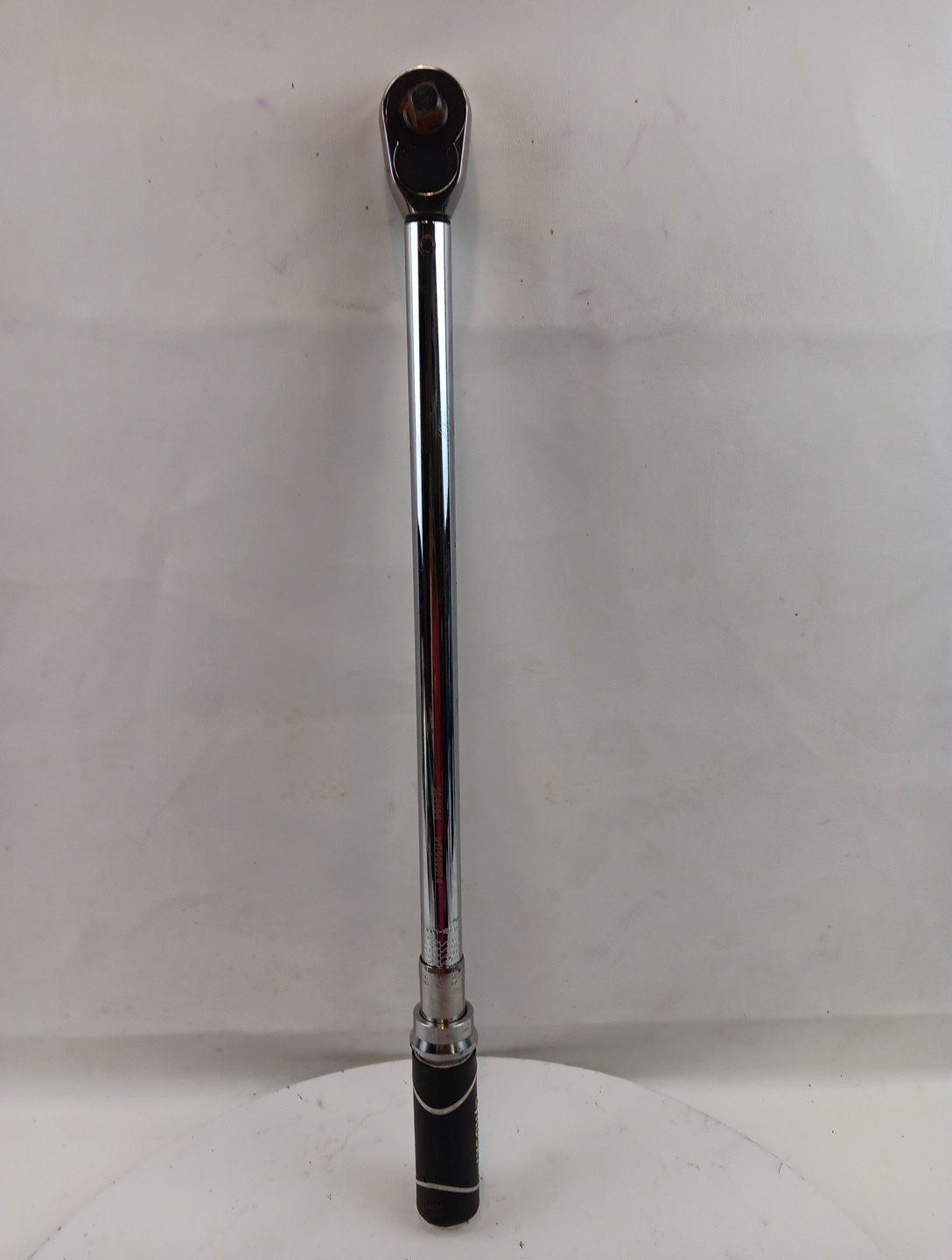 Husky 50 ft. /lbs. to 250 ft. /lbs. 1/2 in. Drive Torque Wrench Model 564464