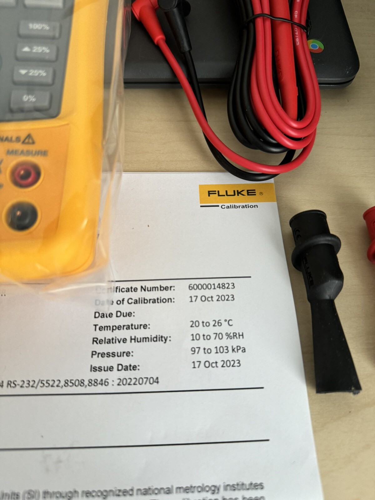 FLUKE 725 Multifunction Process Calibrator W / Leads/ BOX CAL 2023