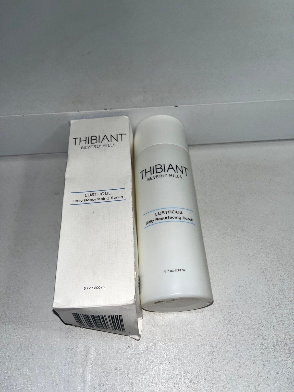 Thibiant lustrous daily resurfacing scrub new in damaged box