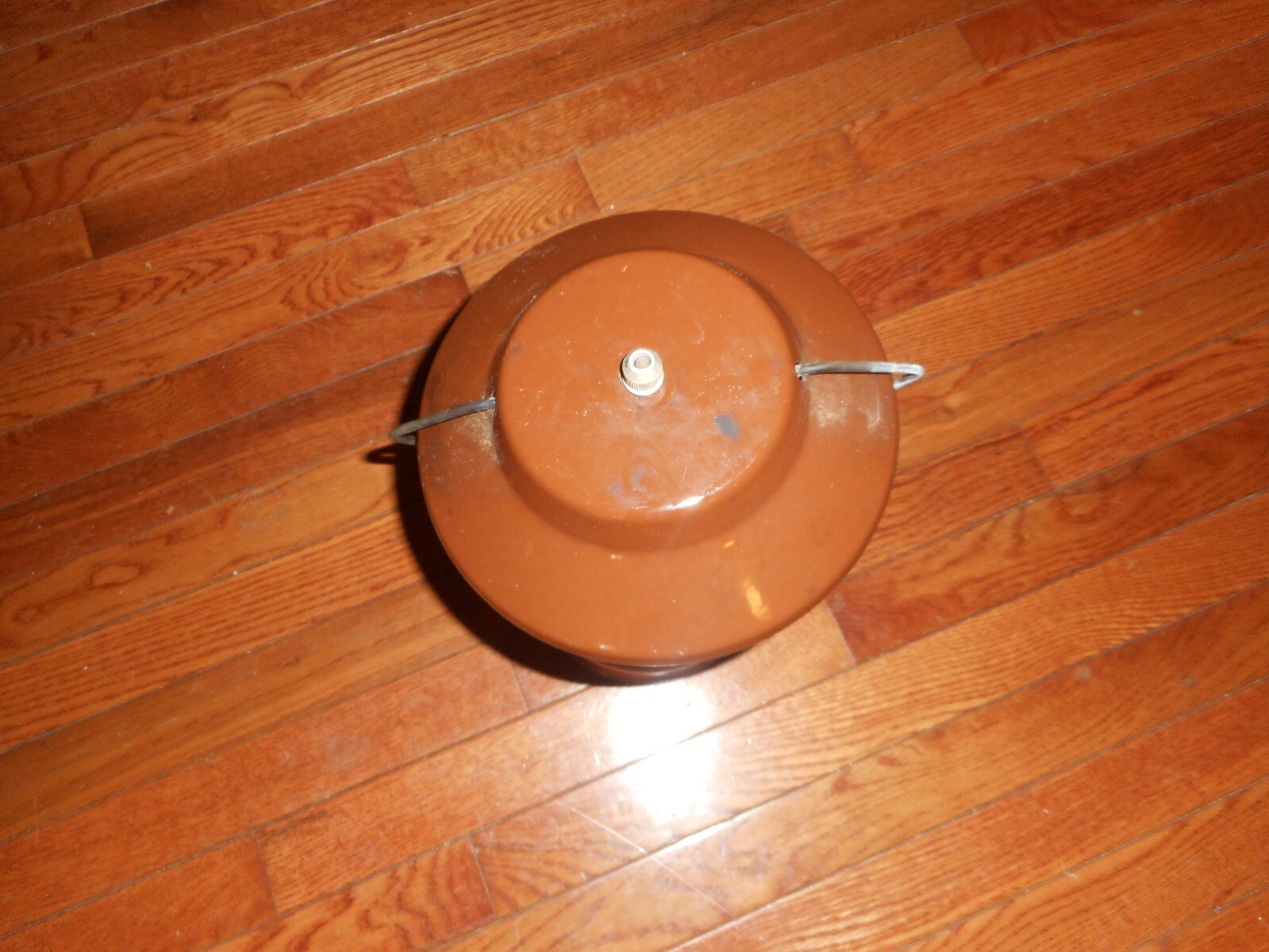 1979 COLEMAN LANTERN WITH CLAMSHELL