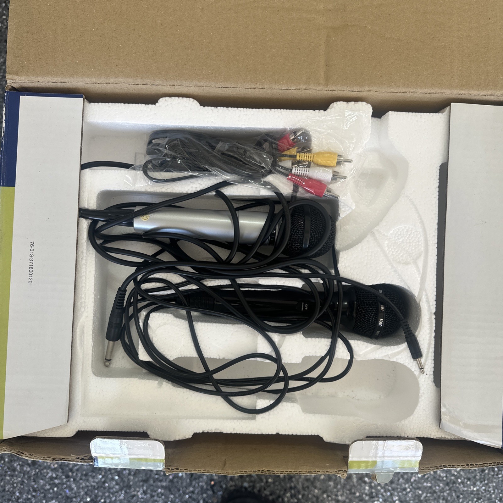 The Singing Machine STVG513 CD Karaoke System CD + Graphics Machine