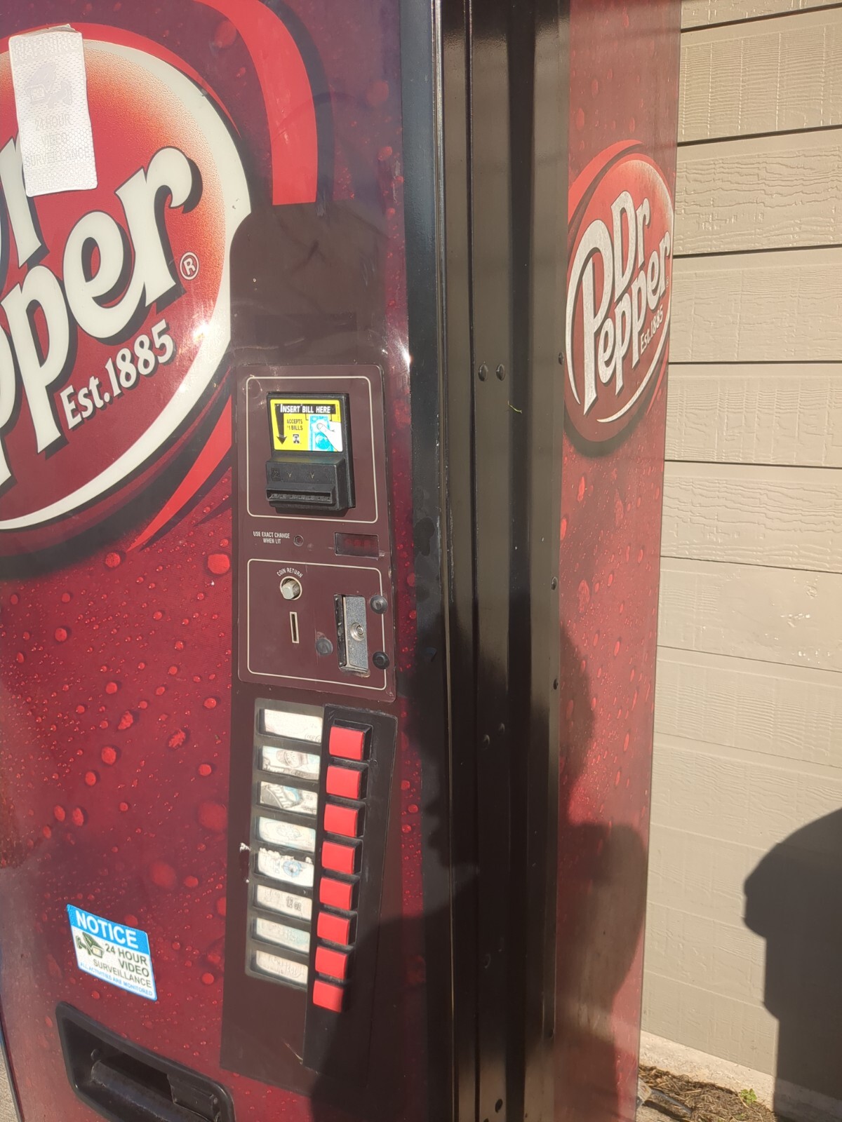 Dixie Narco 440 vending machine