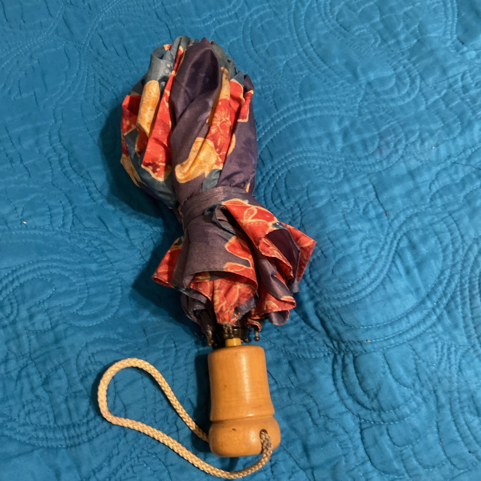 Totes Umbrella Blue Floral Multicolor Wood Handle Button Closure