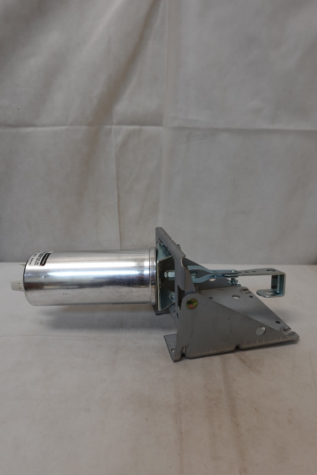 Honeywell MP909E13801 - Pneumatic Damper Actuator 9-13 PSI, 29 PSI MAX - NOS