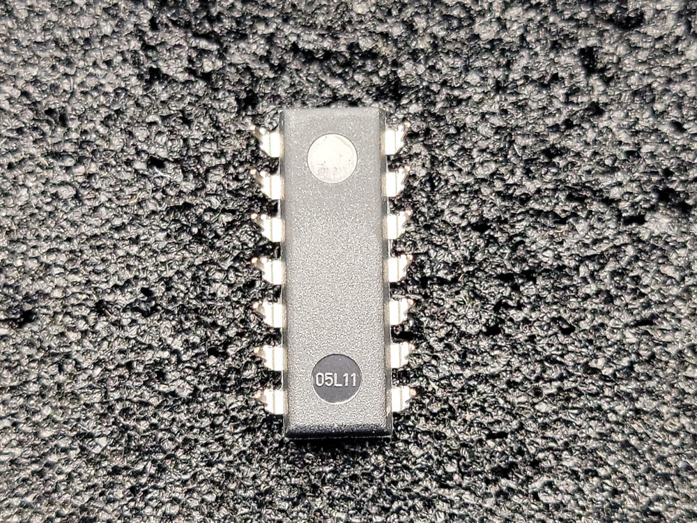 New (65pcs) CD74HCT74E TEXAS INSTRUMENTS IC Logic