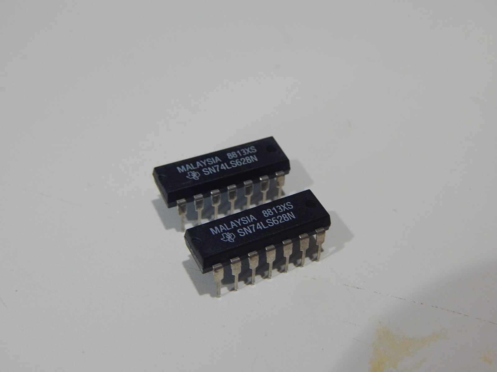 TI SN74LS628N Oscillator VCO 1.1MHz to 25MHz 14 Pin DIP -LOT OF 2 IC'S FAST SHIP
