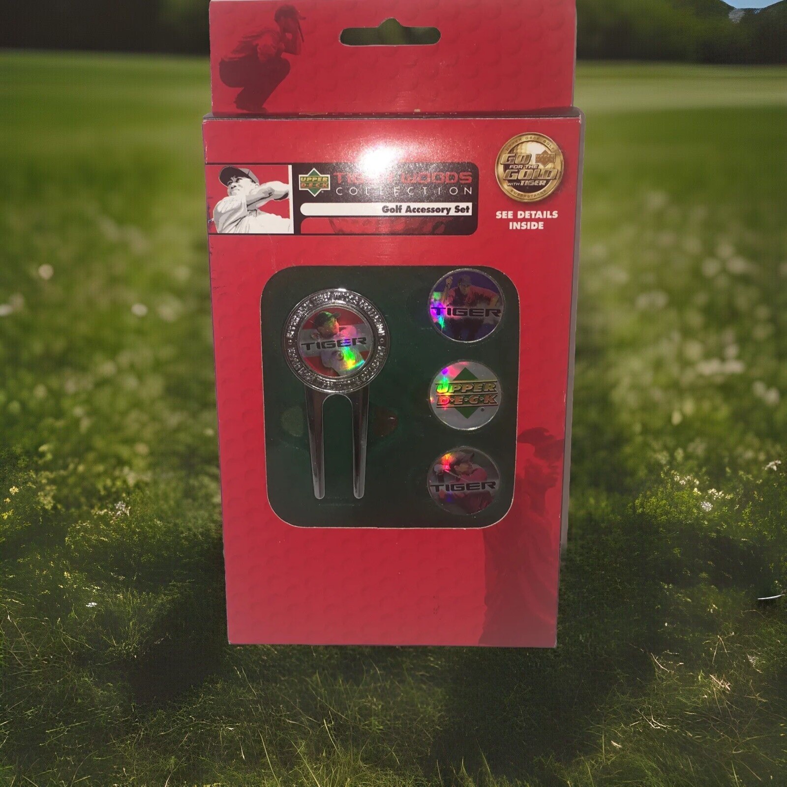 NEW Tiger Woods Upper Deck 2004 Golf Accessory Set Divot Tool Ball Markers NOS