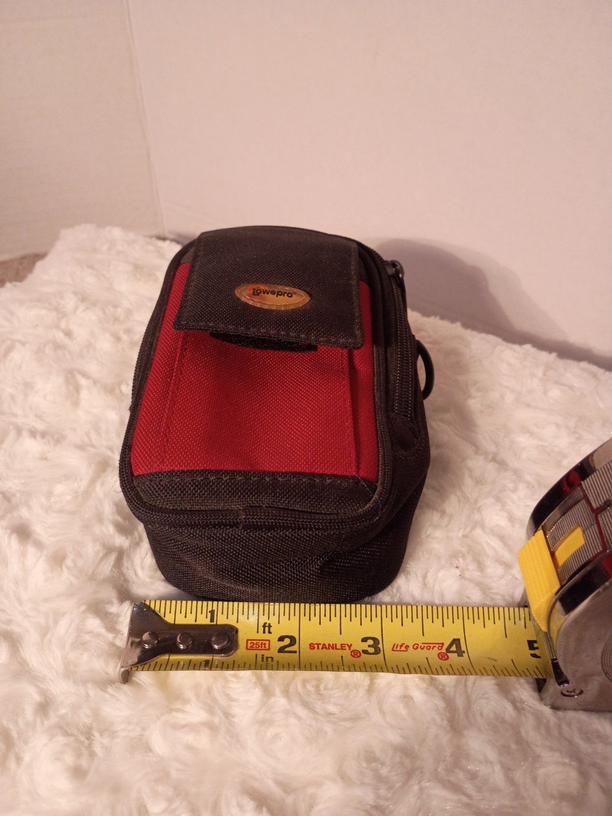 Lowepro Z20 Camera Case Pouch Red & Black Padded Pouch Belt Loop NO STRAP