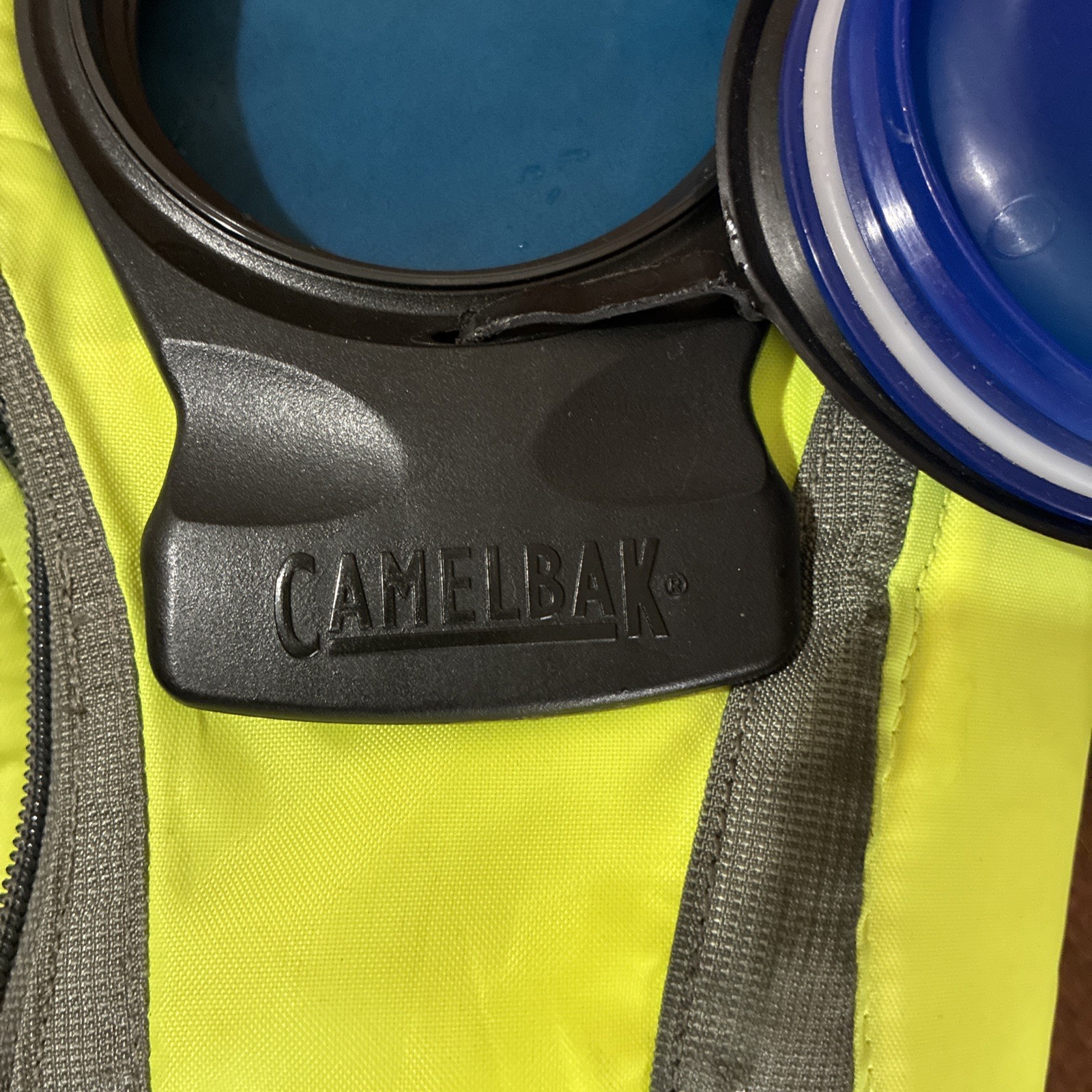 Camelbak HydroBak Hydration Pack 1.5 L Pre-owned Yellow & Gray