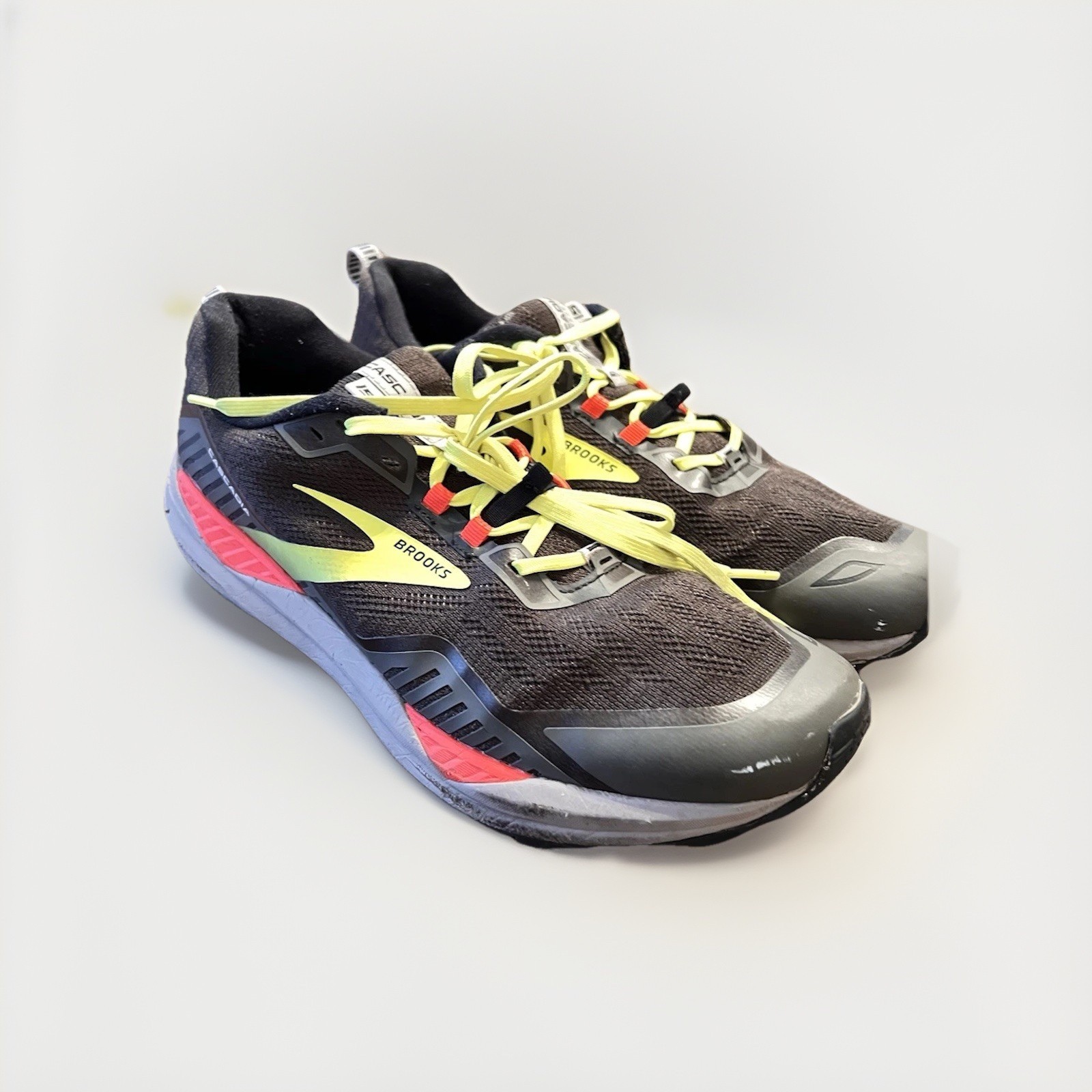 Brooks Cascadia 15 Men's Trail Running Shoes Black Yellow Red US size 11.5