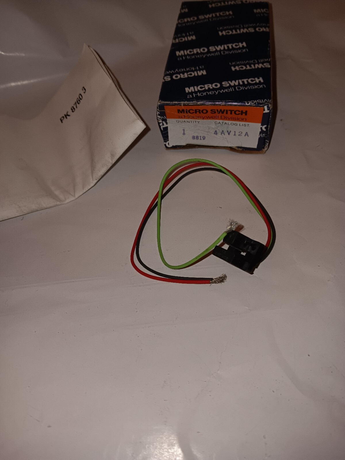 NEW GENUINE HONEYWELL MICRO SWITCH 4AV12A