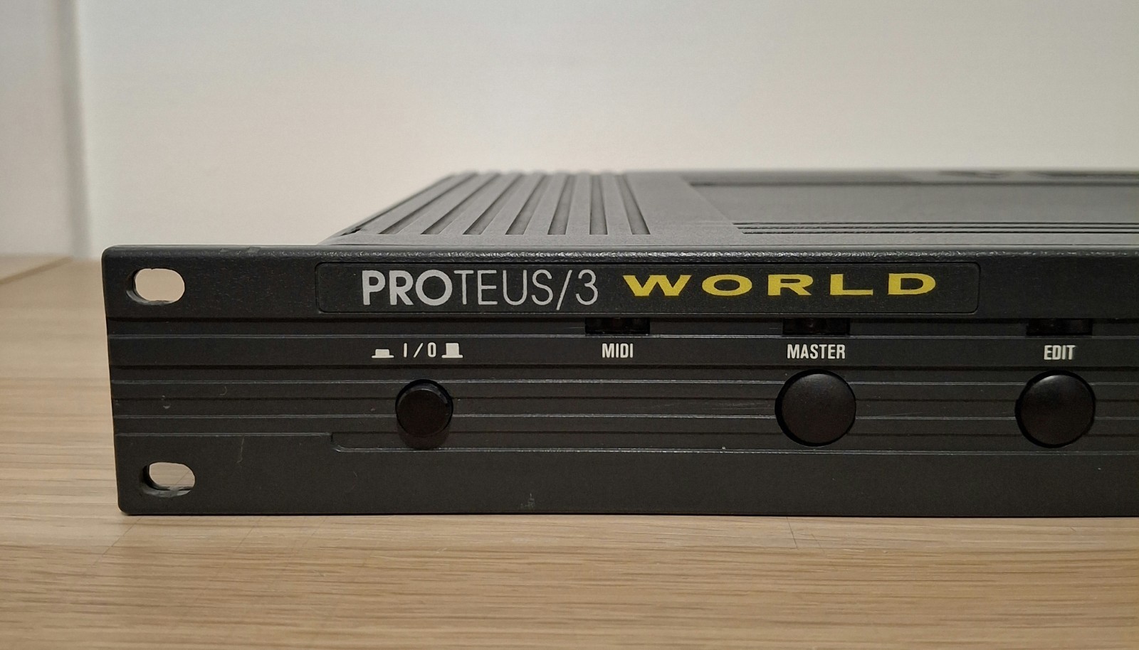 E-MU Systems Proteus 3 World 16 Bit Multi-Timbral Digital Sound Module 9040