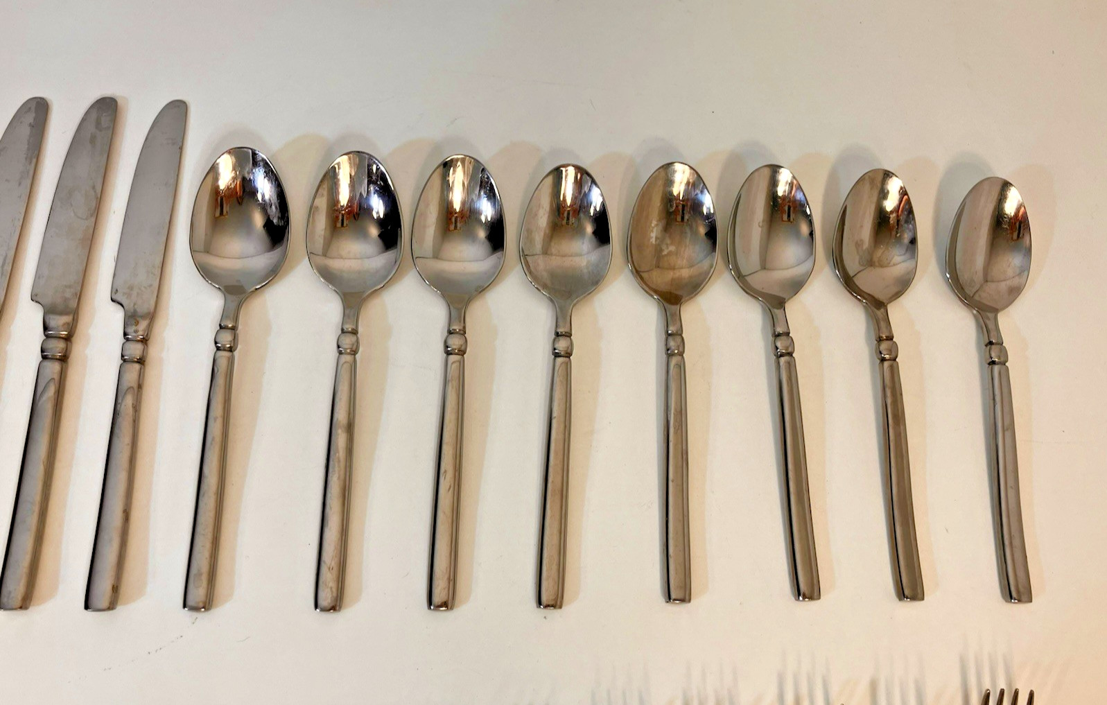 Set 31 Pieces Hampton Silversmiths Dominique Mirror Stainless Flatware