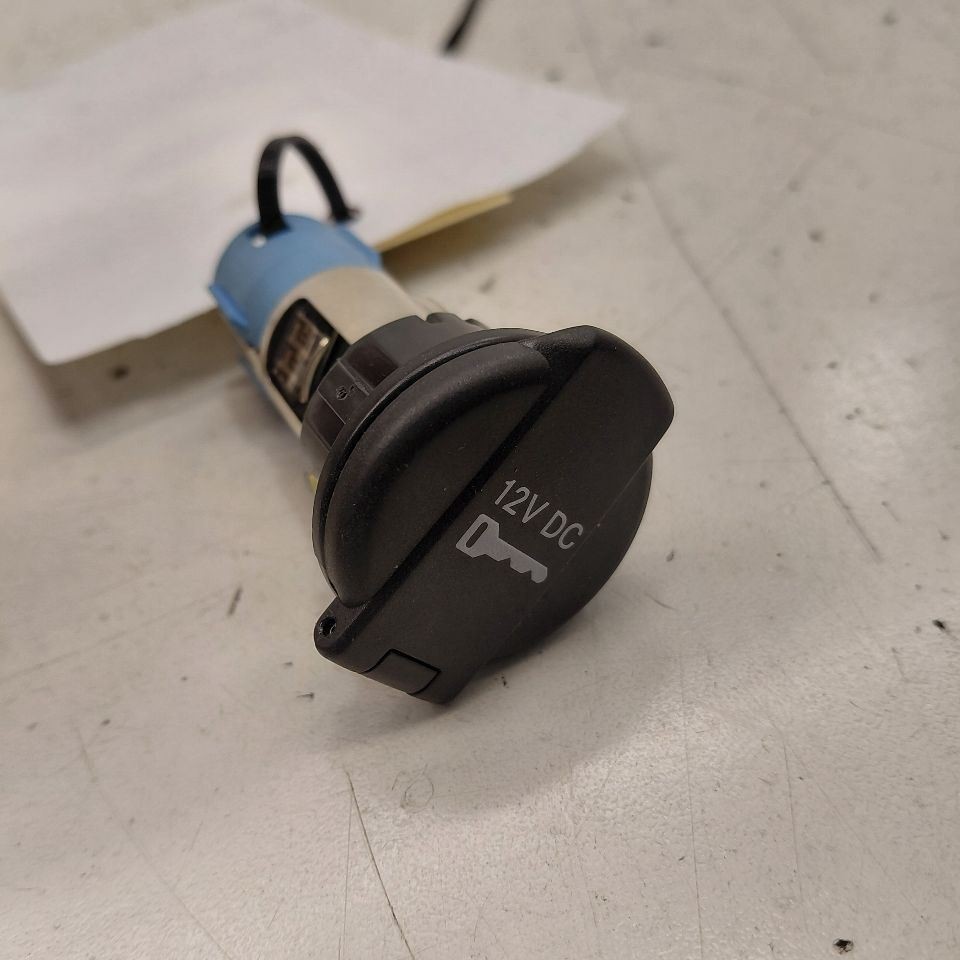 Fiat 500 X Model   12V Power Port Socket  2016 2017