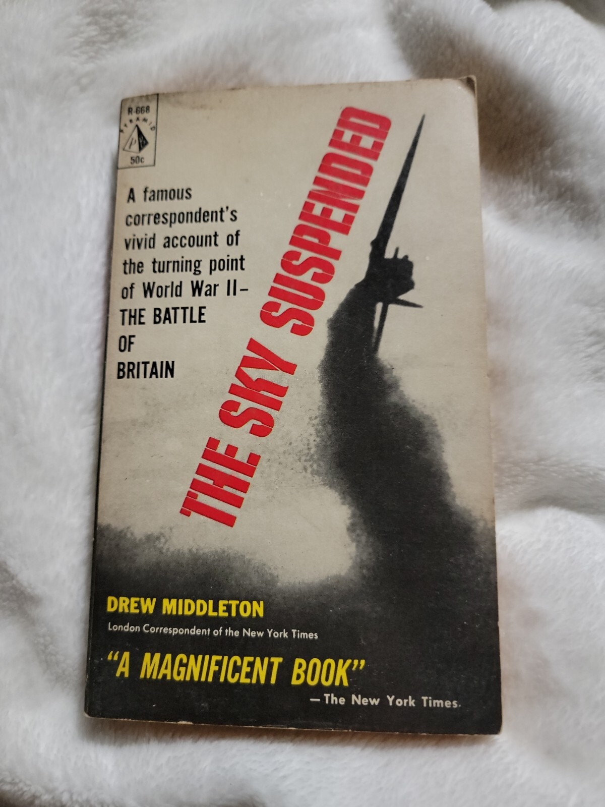 The Sky Suspended by Drew Middleton Battle of Britain 1961 Pyramid 1st Ed Vtg PB