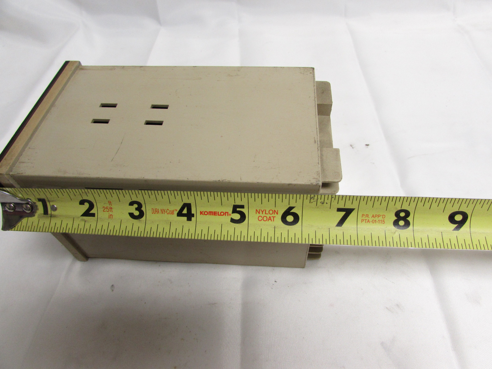 OMRON E5A4-S91J TEMPERATURE CONTROLLER 1A 250VAC ***GOOD***