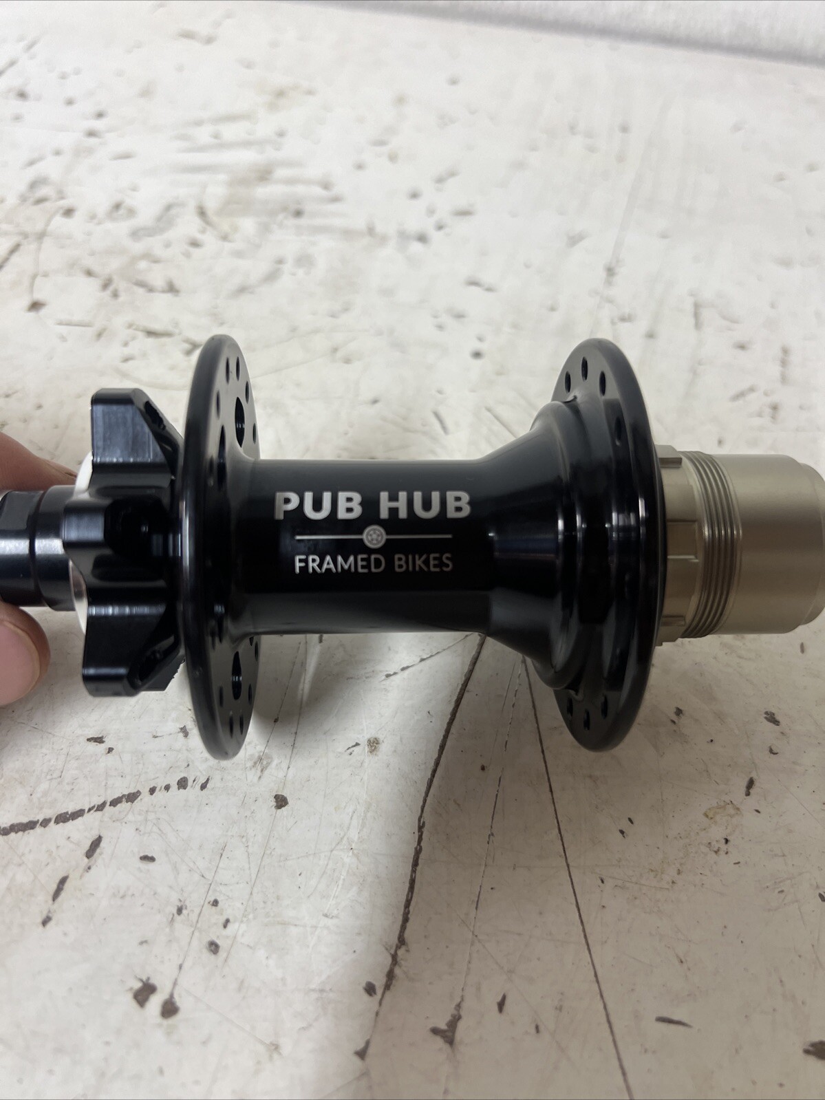 Pub Hub 32h 148mm x 12mm Rear Hub Black Framed